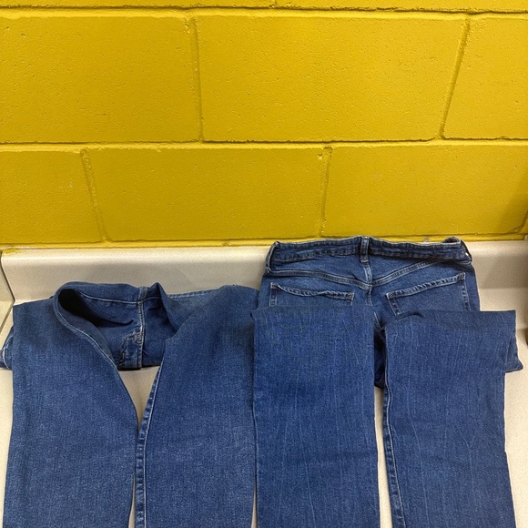 Women's Jeans Old Navy Size 8 Petite Lot of 2 Included - Picture 2 of 6